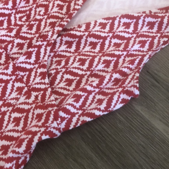 Red Crossover dress - Picture 3 of 3